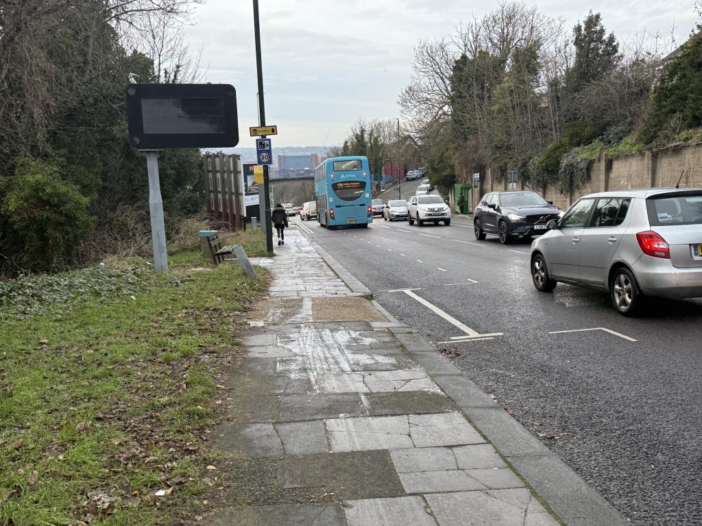 Lot: 75 - FREEHOLD SITE WITH POTENTIAL AND ADVERTISING HOARDING INCOME - Frontage to Chatham Hill showing dropped curb